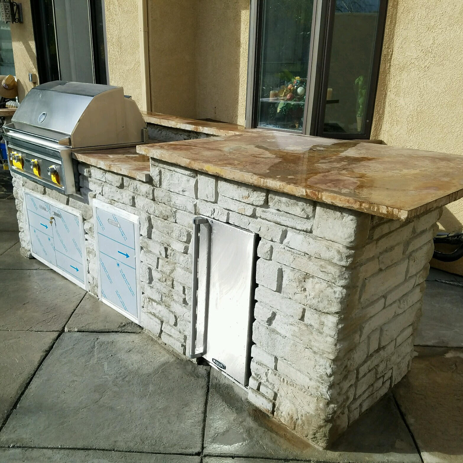 Outdoor Kitchen